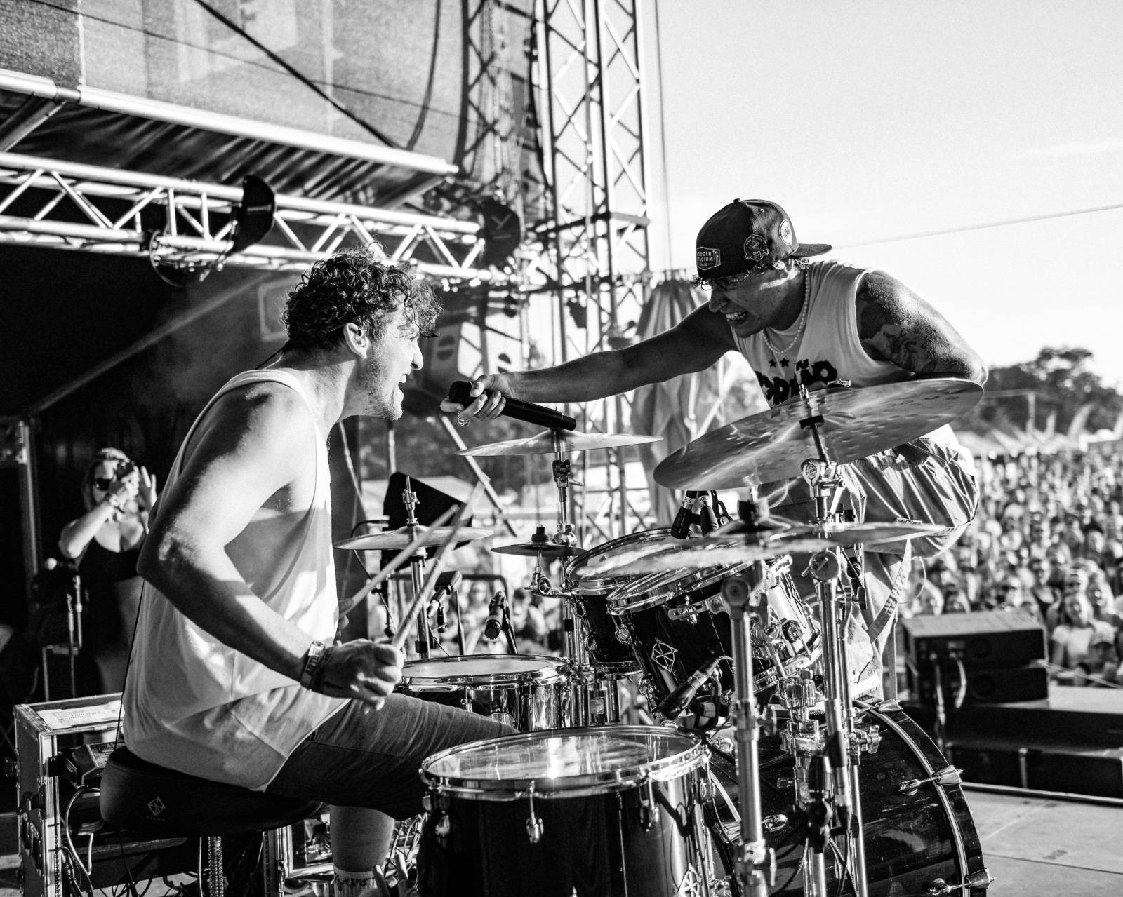 Na Hradech CZ bylo horko nejen kvůli vysokým teplotám. Ben Cristovao a Sofian Medjmedj rozžhavili na Veveří fanynky