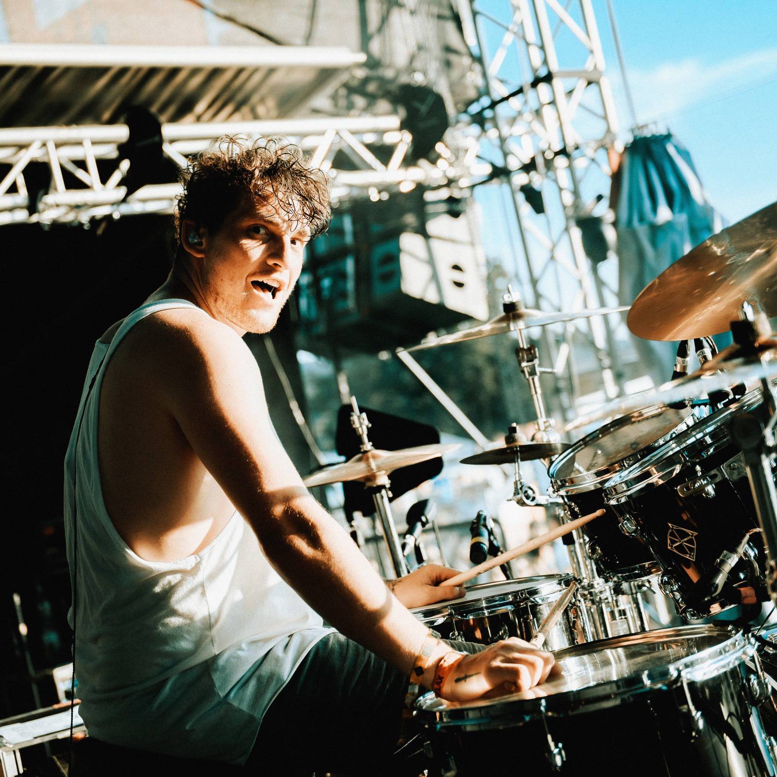 Na Hradech CZ bylo horko nejen kvůli vysokým teplotám. Ben Cristovao a Sofian Medjmedj rozžhavili na Veveří fanynky