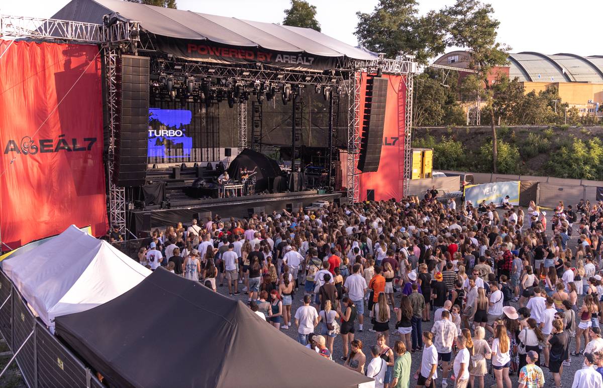 Australská kapela Empire of the Sun poprvé v Česku