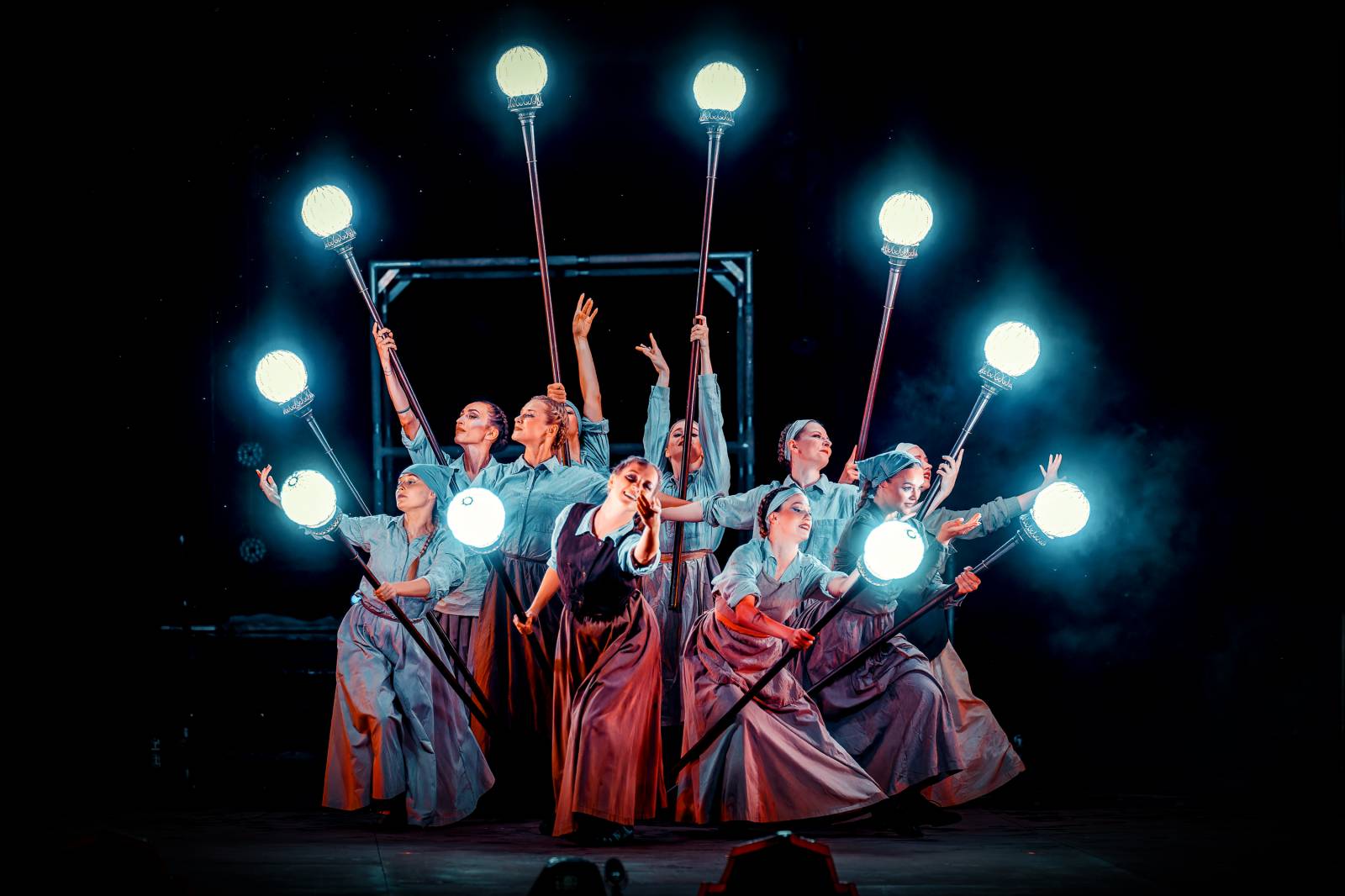 Fascinující spojení vody, světla, ohně a hudby. Show Magická fontána se loučí s Prahou