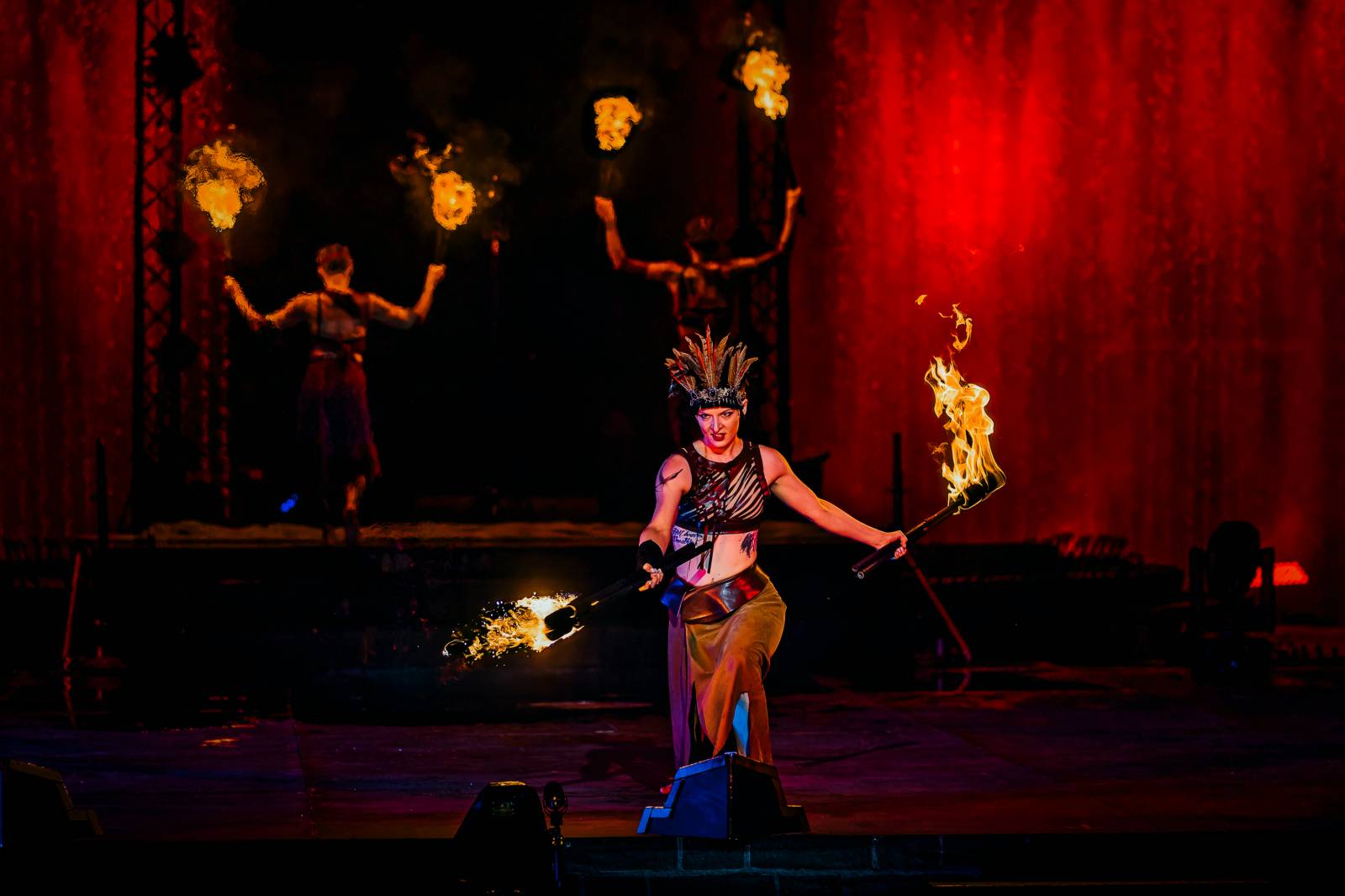 Fascinující spojení vody, světla, ohně a hudby. Show Magická fontána se loučí s Prahou