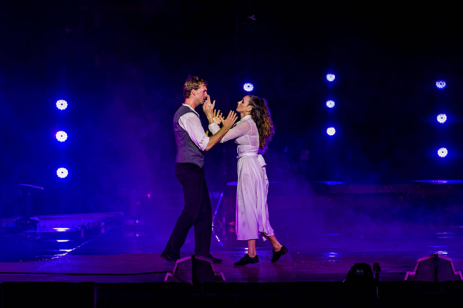 Fascinující spojení vody, světla, ohně a hudby. Show Magická fontána se loučí s Prahou