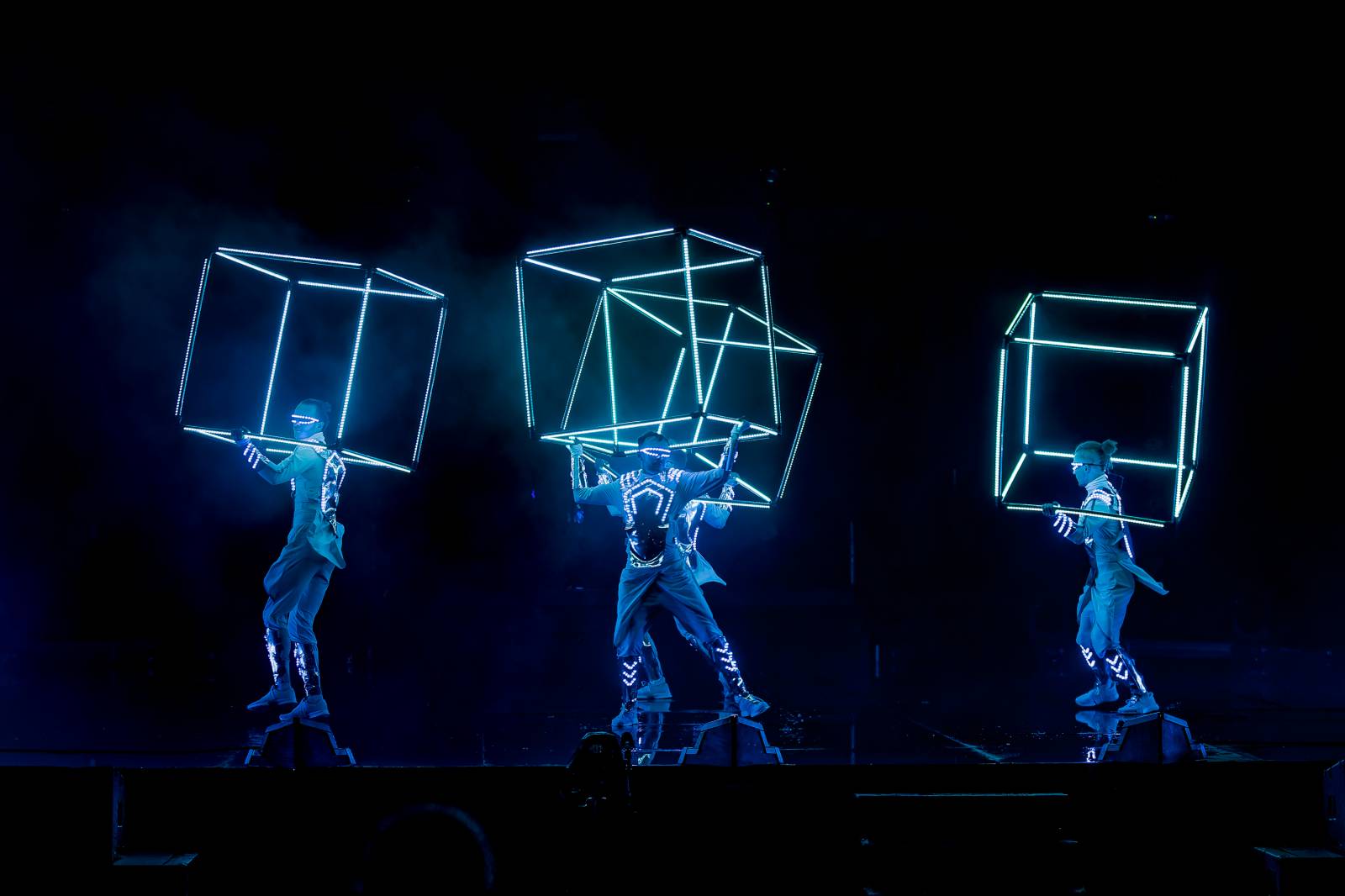 Fascinující spojení vody, světla, ohně a hudby. Show Magická fontána se loučí s Prahou