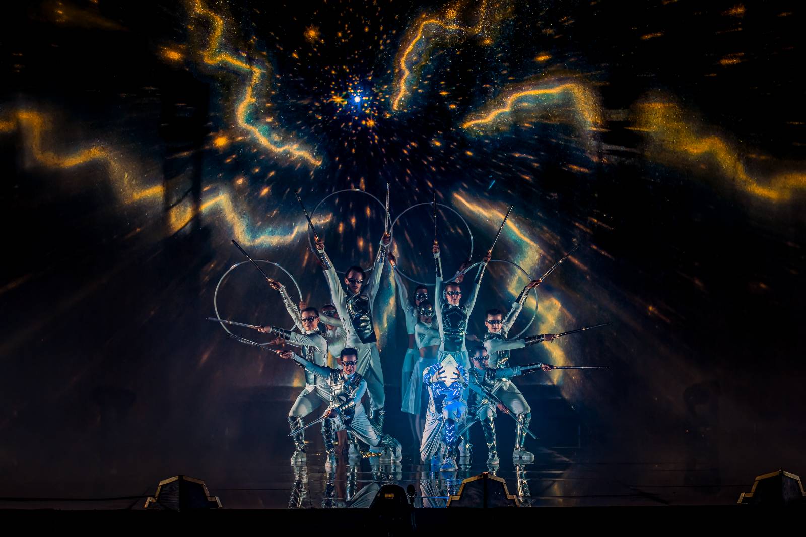 Fascinující spojení vody, světla, ohně a hudby. Show Magická fontána se loučí s Prahou