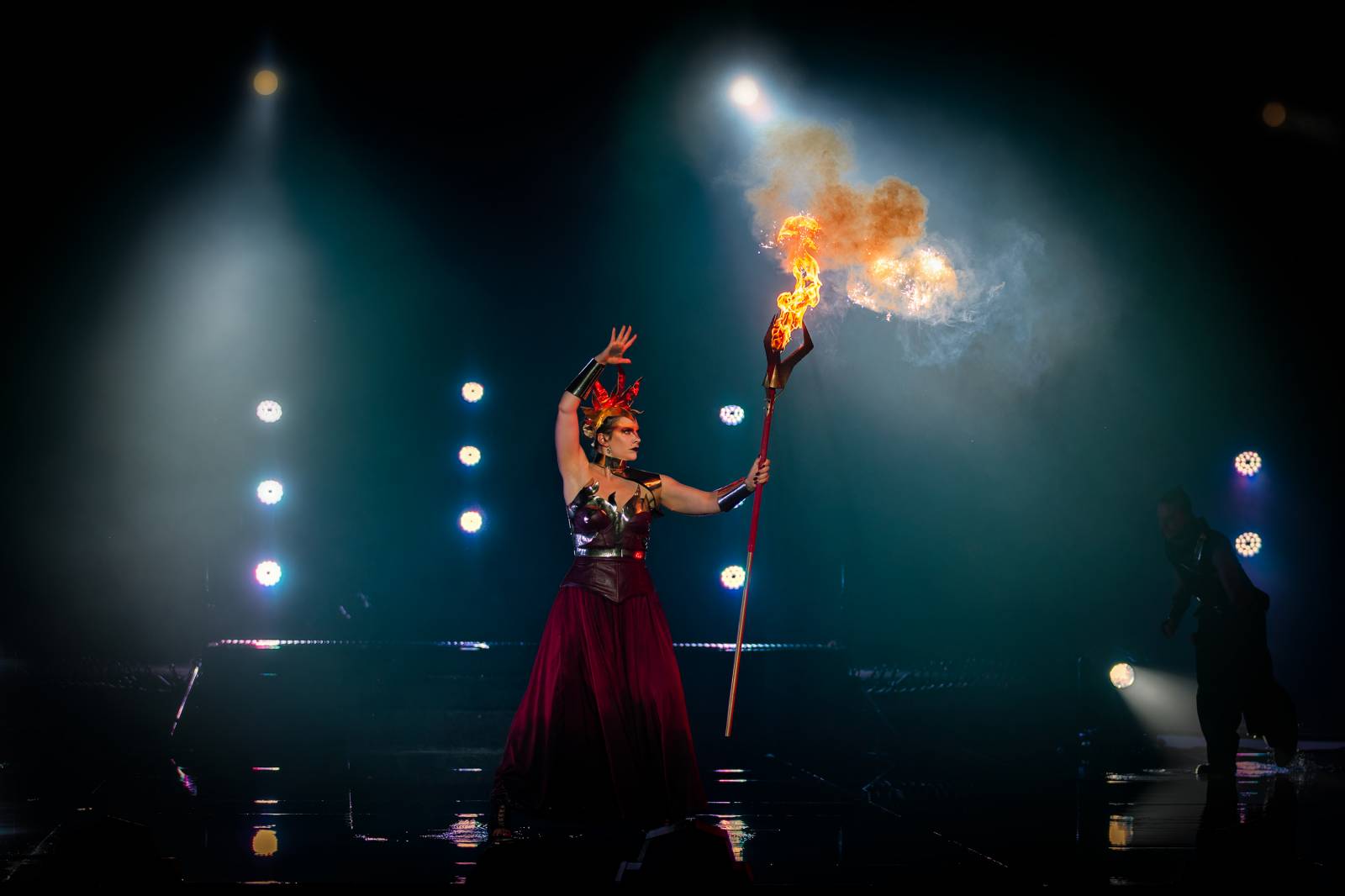 Fascinující spojení vody, světla, ohně a hudby. Show Magická fontána se loučí s Prahou