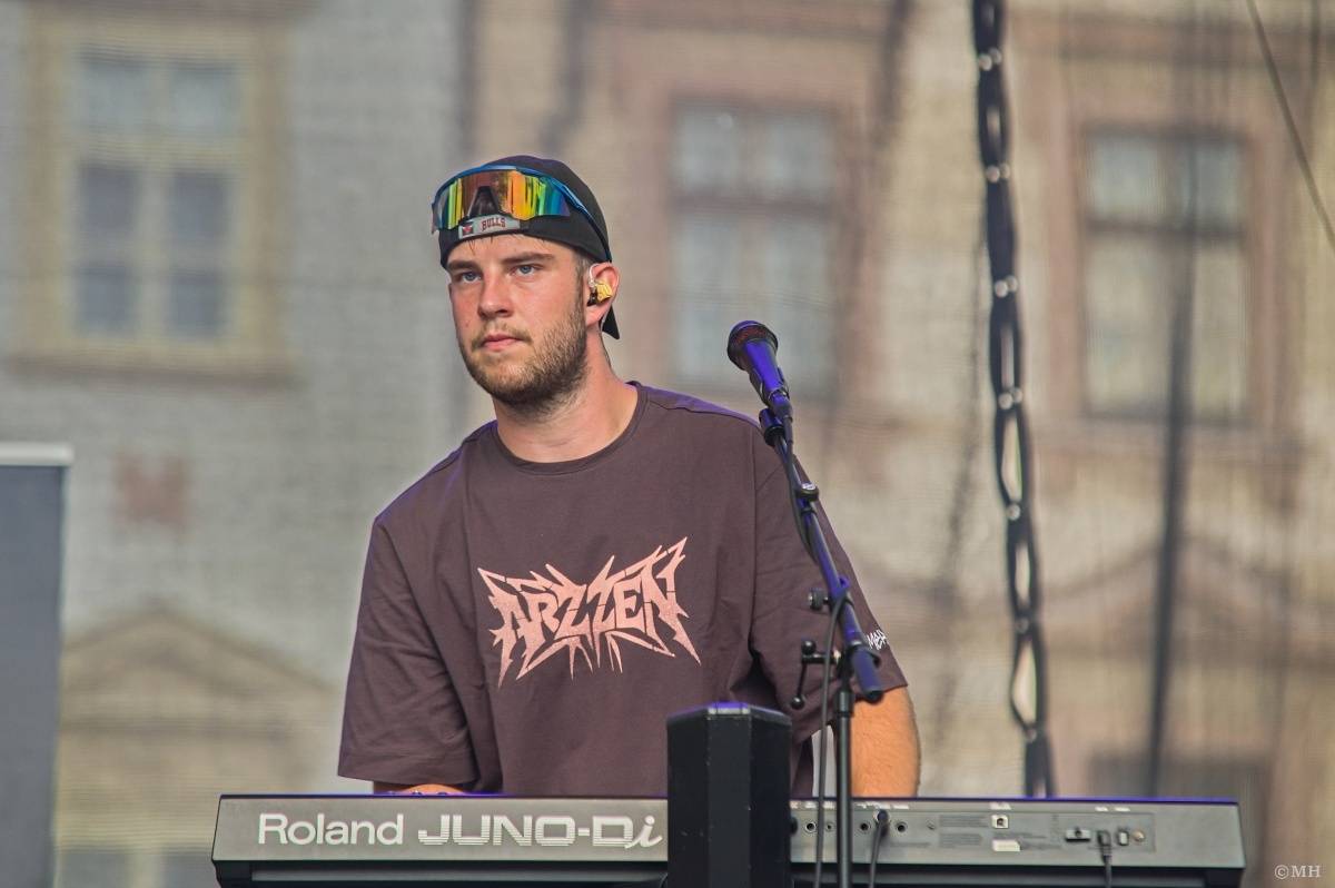 Odstartoval Festival na ulici. Do Plzně dorazili Geronimo, Nora, Pines In Flames i Odyssea