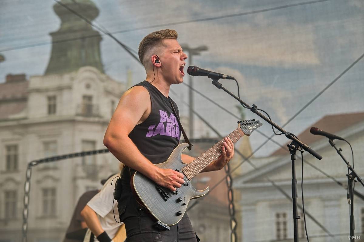 Odstartoval Festival na ulici. Do Plzně dorazili Geronimo, Nora, Pines In Flames i Odyssea