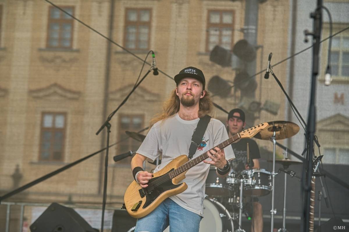 Odstartoval Festival na ulici. Do Plzně dorazili Geronimo, Nora, Pines In Flames i Odyssea