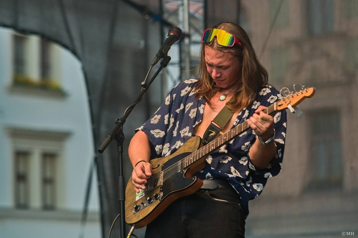 Odstartoval Festival na ulici. Do Plzně dorazili Geronimo, Nora, Pines In Flames i Odyssea