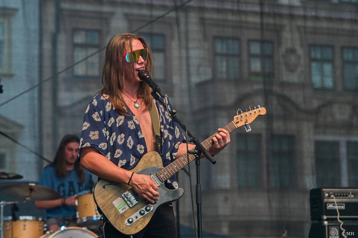 Odstartoval Festival na ulici. Do Plzně dorazili Geronimo, Nora, Pines In Flames i Odyssea