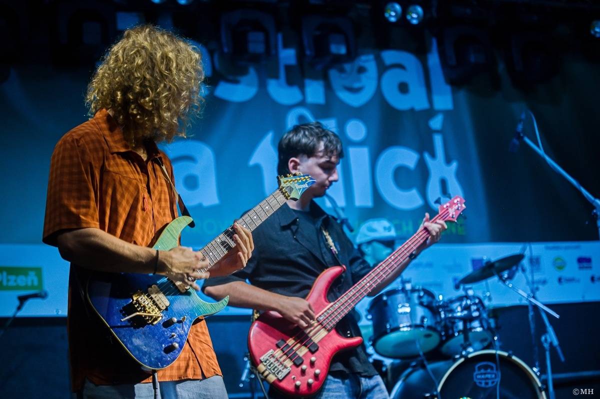 Odstartoval Festival na ulici. Do Plzně dorazili Geronimo, Nora, Pines In Flames i Odyssea