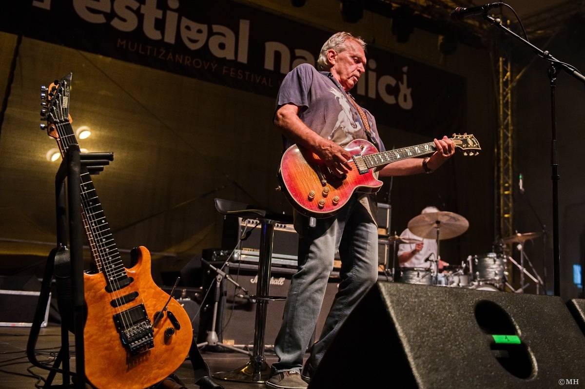 Odstartoval Festival na ulici. Do Plzně dorazili Geronimo, Nora, Pines In Flames i Odyssea