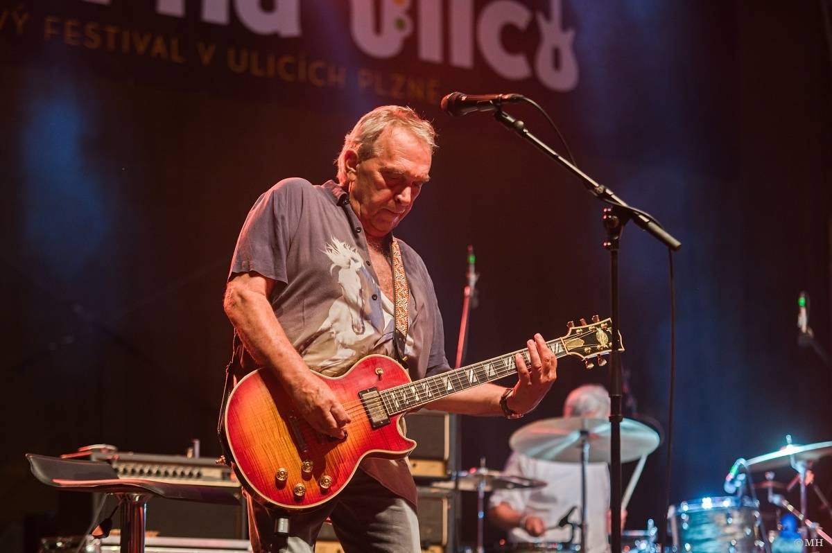 Odstartoval Festival na ulici. Do Plzně dorazili Geronimo, Nora, Pines In Flames i Odyssea