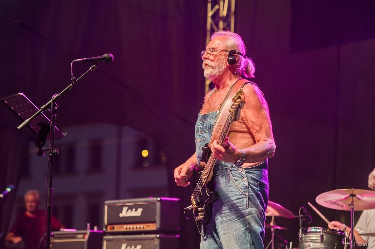 Odstartoval Festival na ulici. Do Plzně dorazili Geronimo, Nora, Pines In Flames i Odyssea