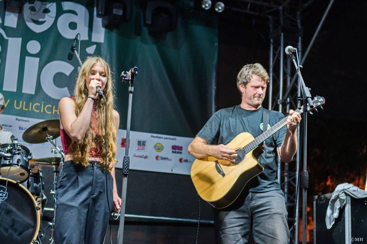 Odstartoval Festival na ulici. Do Plzně dorazili Geronimo, Nora, Pines In Flames i Odyssea