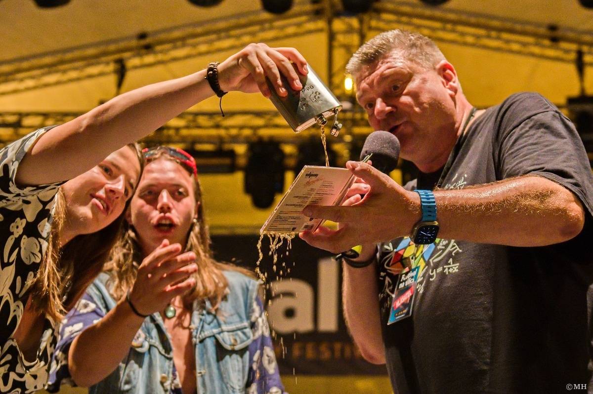 Odstartoval Festival na ulici. Do Plzně dorazili Geronimo, Nora, Pines In Flames i Odyssea