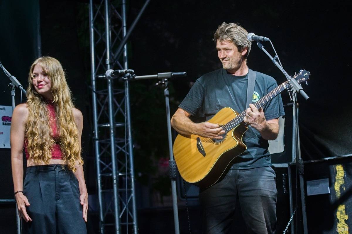 Odstartoval Festival na ulici. Do Plzně dorazili Geronimo, Nora, Pines In Flames i Odyssea