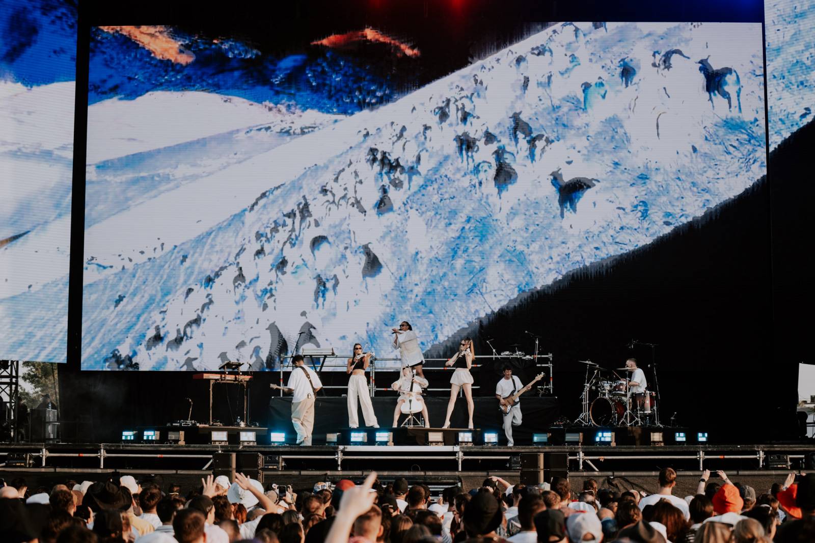 Lovestream Festival započal ve velkém stylu. První den přivítal OneRepublic, Becky Hill, Clean Bandit, Nico & Vinz i Love2Dance