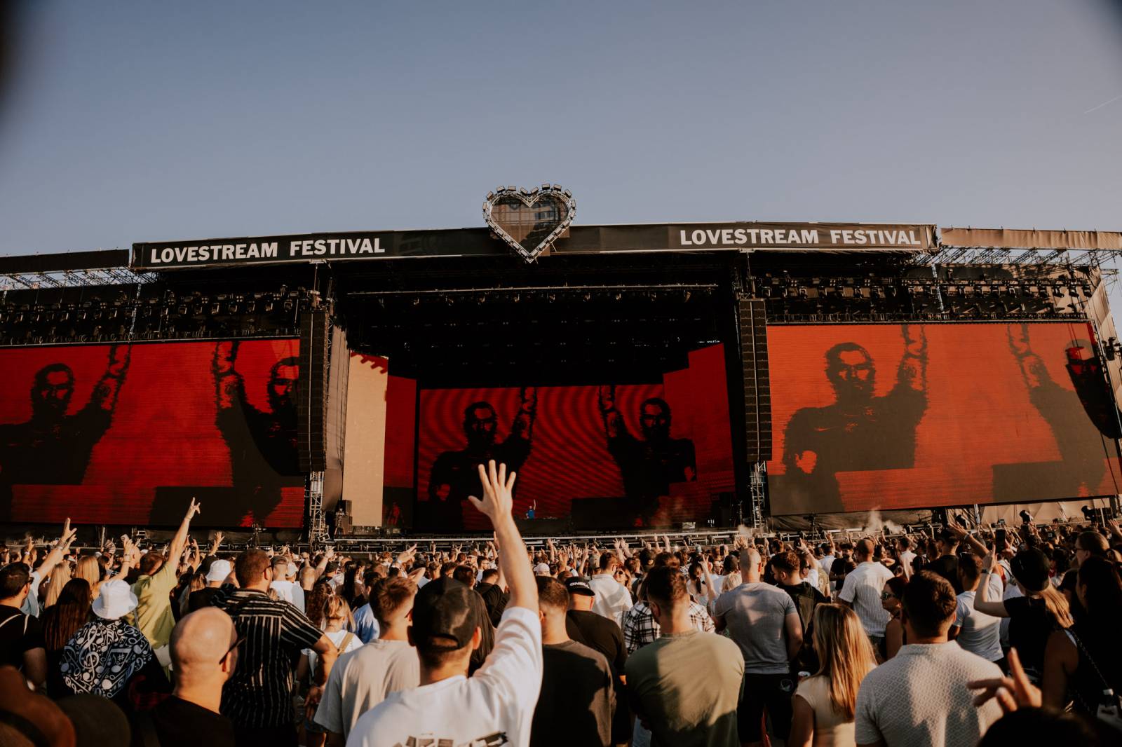 Lovestream festival, den třetí: Tina jako jediná slovenská zástupkyně, strhující Anyma i dynamičtí James Hype a Klangphonics
