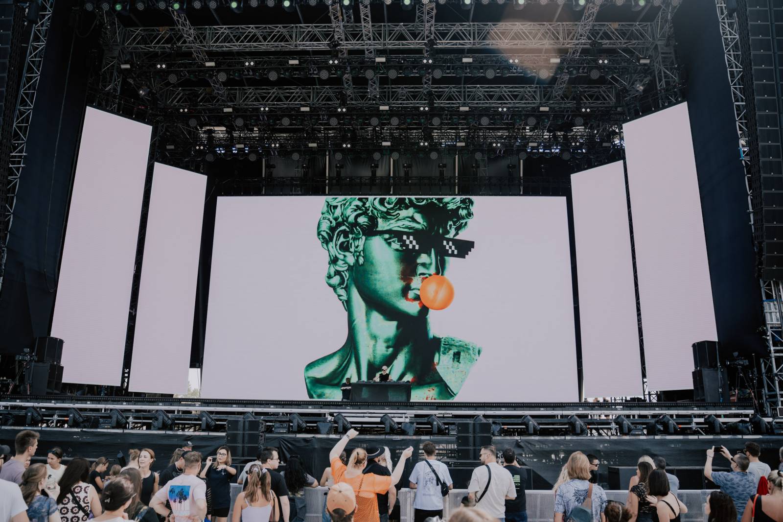 Lovestream festival, den třetí: Tina jako jediná slovenská zástupkyně, strhující Anyma i dynamičtí James Hype a Klangphonics