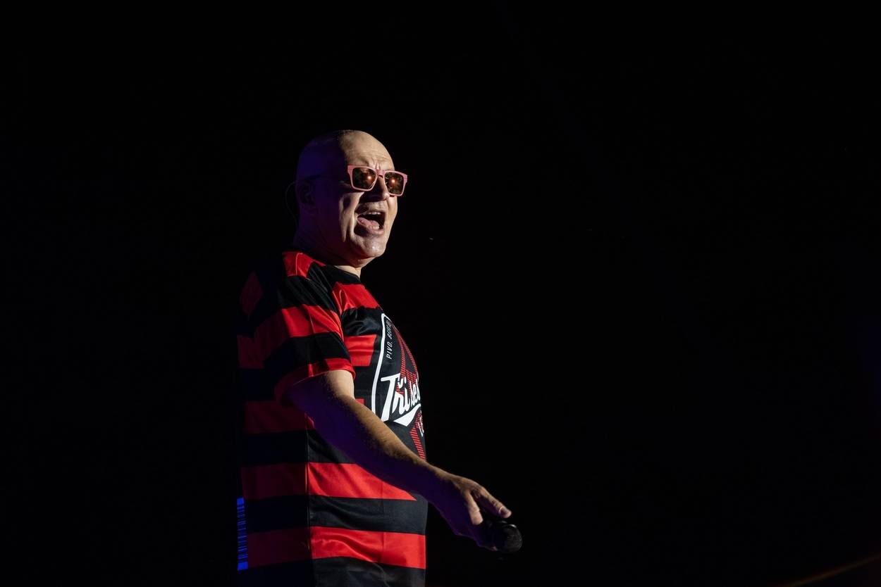 Tři sestry oslavily čtyřicet let i v Lokti, jejich hosty byli E!E a MZH