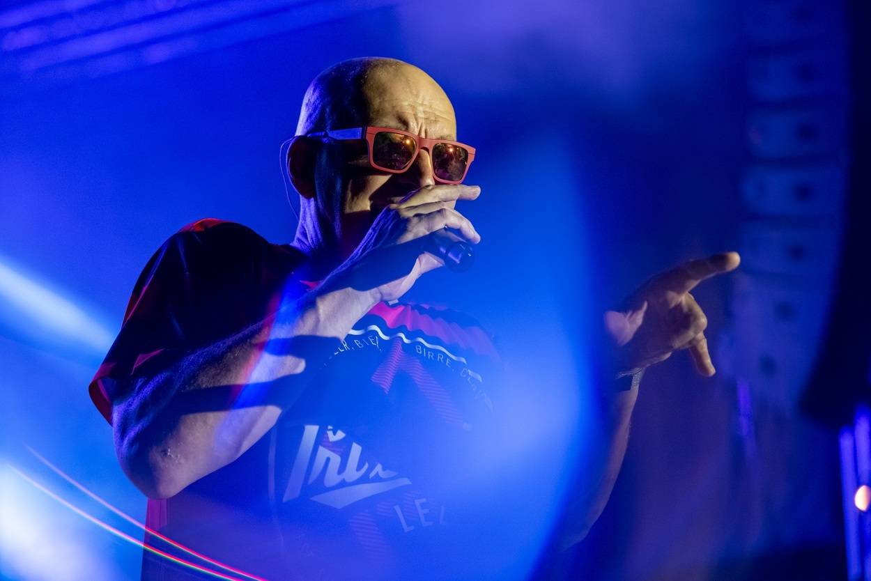 Tři sestry oslavily čtyřicet let i v Lokti, jejich hosty byli E!E a MZH