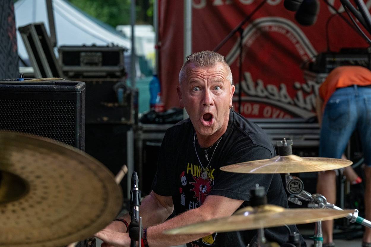 Tři sestry oslavily čtyřicet let i v Lokti, jejich hosty byli E!E a MZH