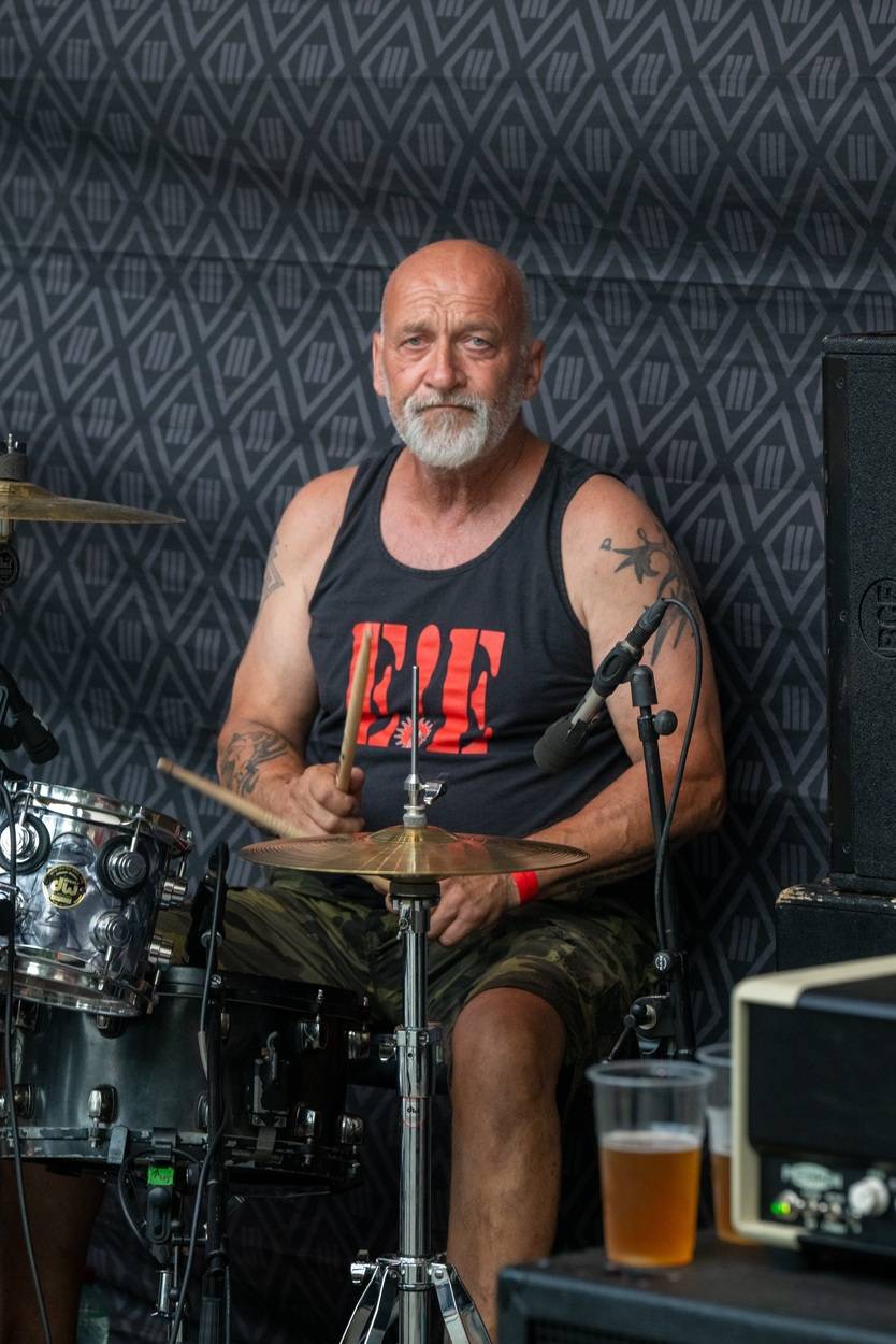 Tři sestry oslavily čtyřicet let i v Lokti, jejich hosty byli E!E a MZH