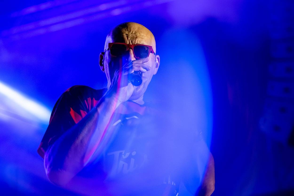 Tři sestry oslavily čtyřicet let i v Lokti, jejich hosty byli E!E a MZH