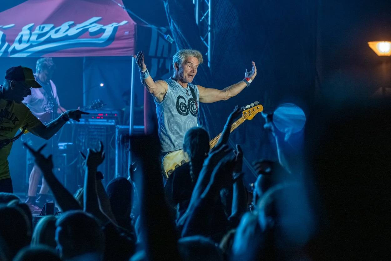 Tři sestry oslavily čtyřicet let i v Lokti, jejich hosty byli E!E a MZH