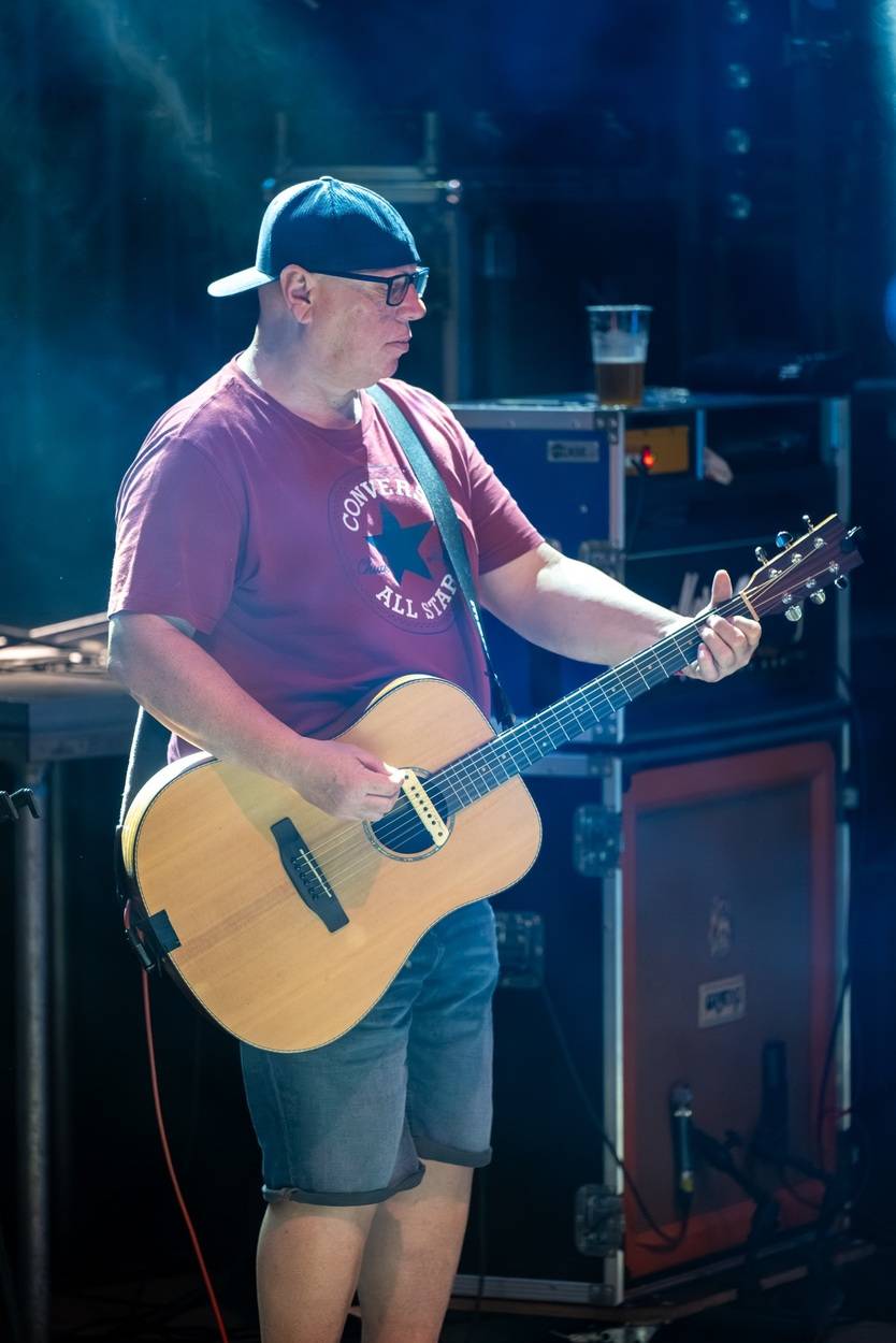 Tři sestry oslavily čtyřicet let i v Lokti, jejich hosty byli E!E a MZH