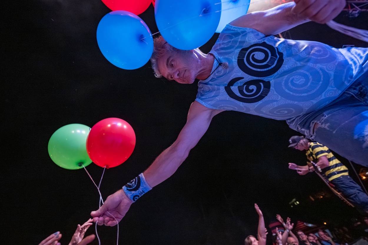 Tři sestry oslavily čtyřicet let i v Lokti, jejich hosty byli E!E a MZH