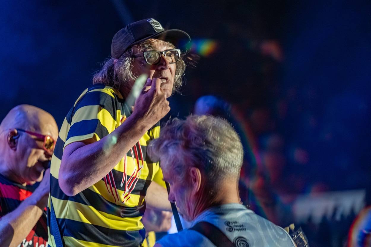 Tři sestry oslavily čtyřicet let i v Lokti, jejich hosty byli E!E a MZH