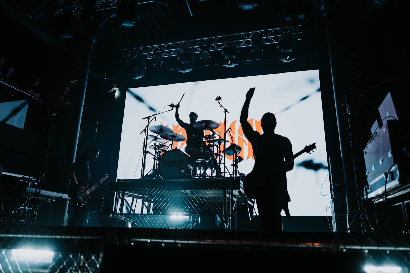 Zemětřesení v Praze. I Prevail rozmetali SaSaZu