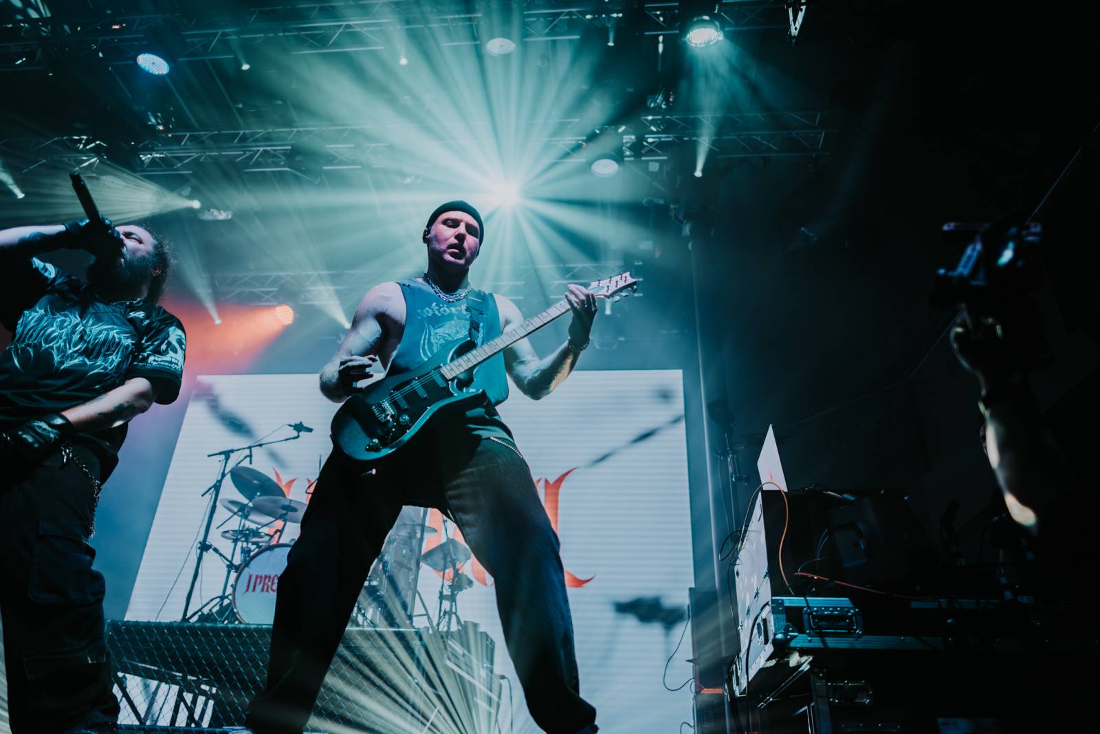 Zemětřesení v Praze. I Prevail rozmetali SaSaZu