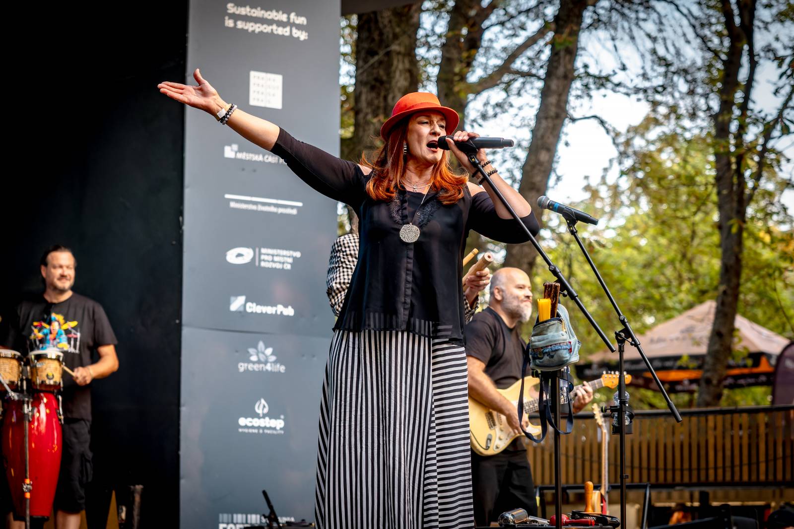 Ska pod hvězdami. Sto zvířat vzpomínalo v Riegrových sadech na Jana Kalinu