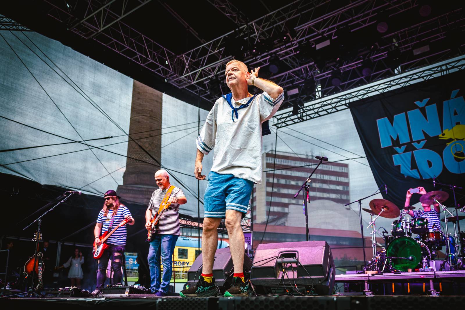 Mňága a Žďorp omládla. V pražském Areálu 7 se vrátila do devadesátek