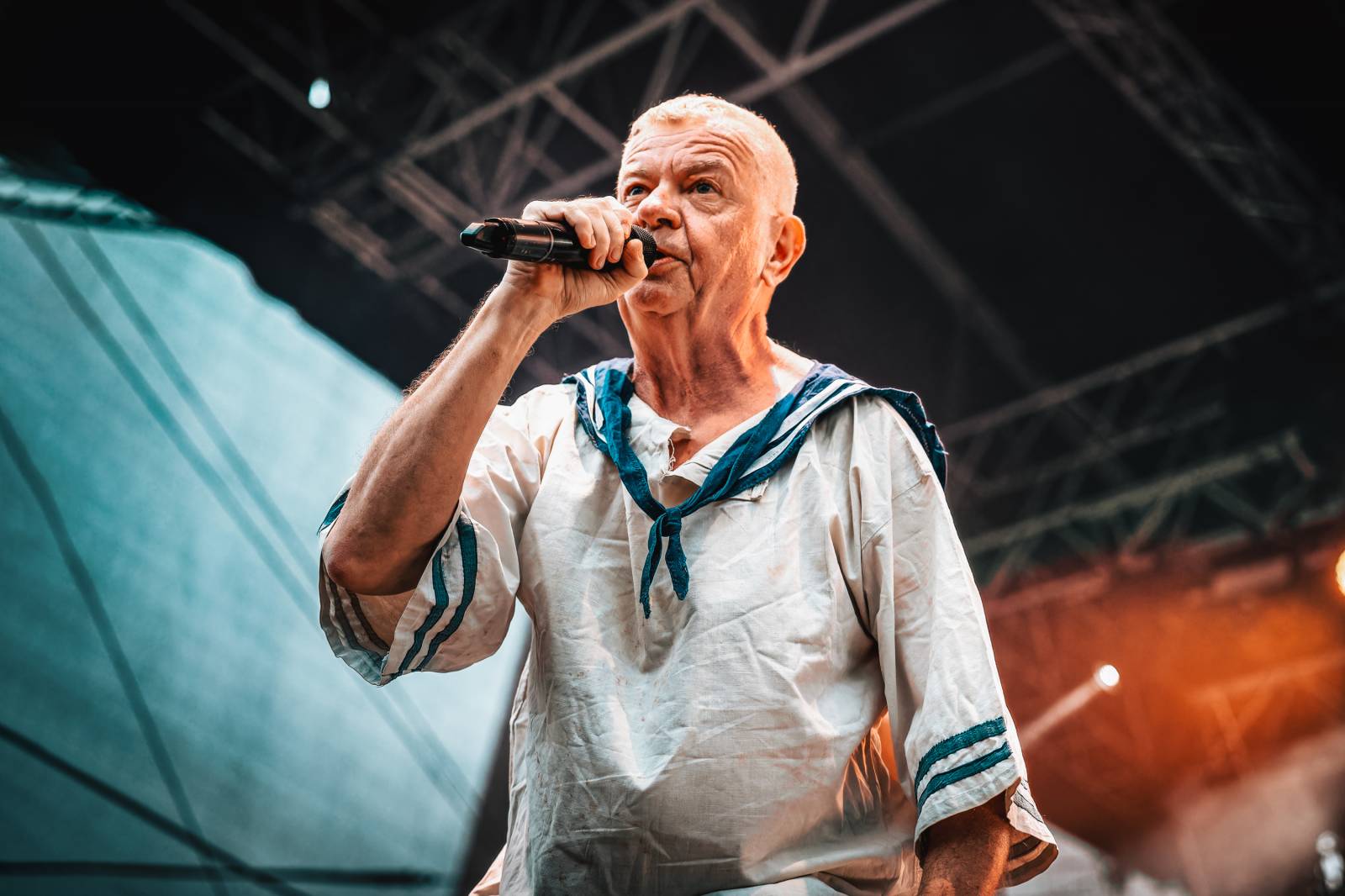 Mňága a Žďorp omládla. V pražském Areálu 7 se vrátila do devadesátek