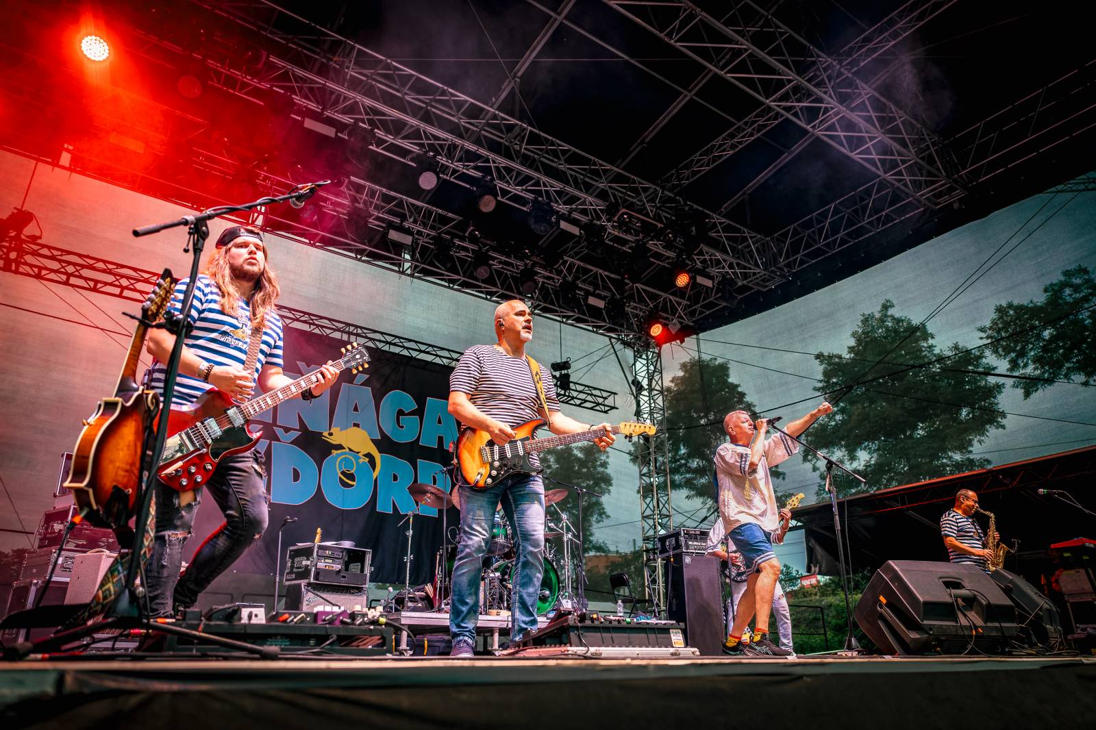 Mňága a Žďorp omládla. V pražském Areálu 7 se vrátila do devadesátek