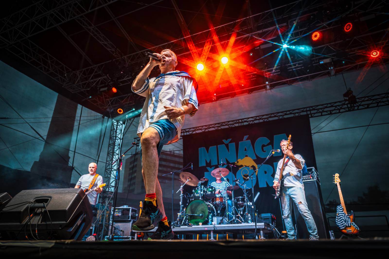 Mňága a Žďorp omládla. V pražském Areálu 7 se vrátila do devadesátek