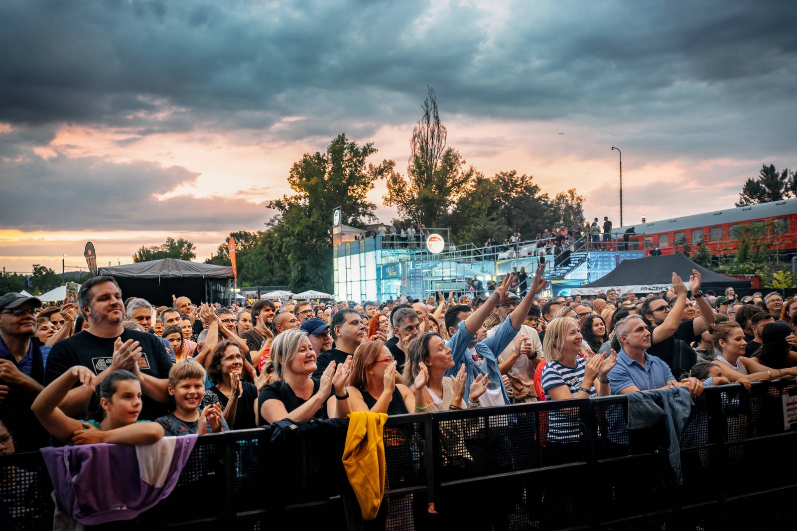 Mňága a Žďorp omládla. V pražském Areálu 7 se vrátila do devadesátek