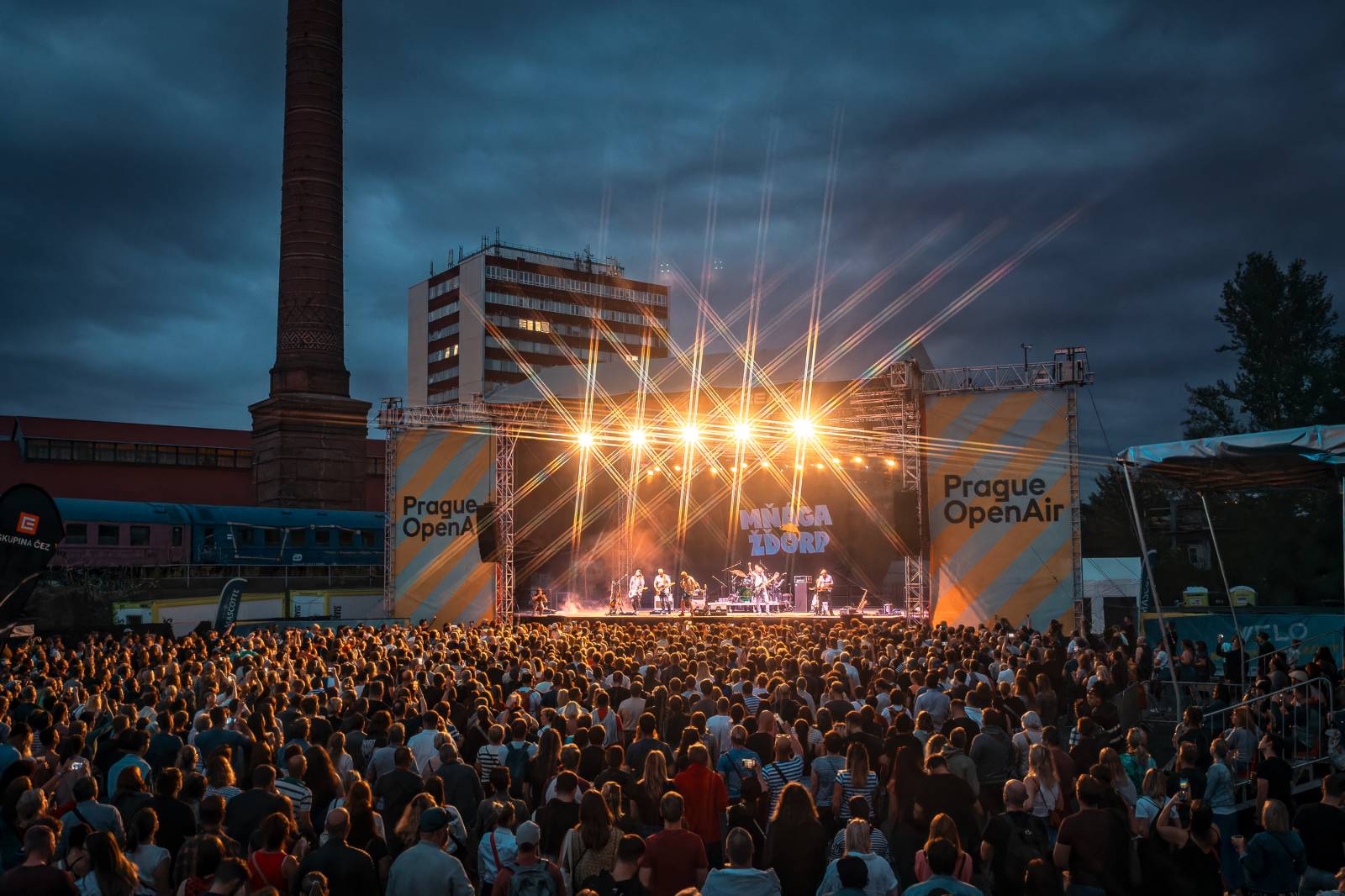 Mňága a Žďorp omládla. V pražském Areálu 7 se vrátila do devadesátek