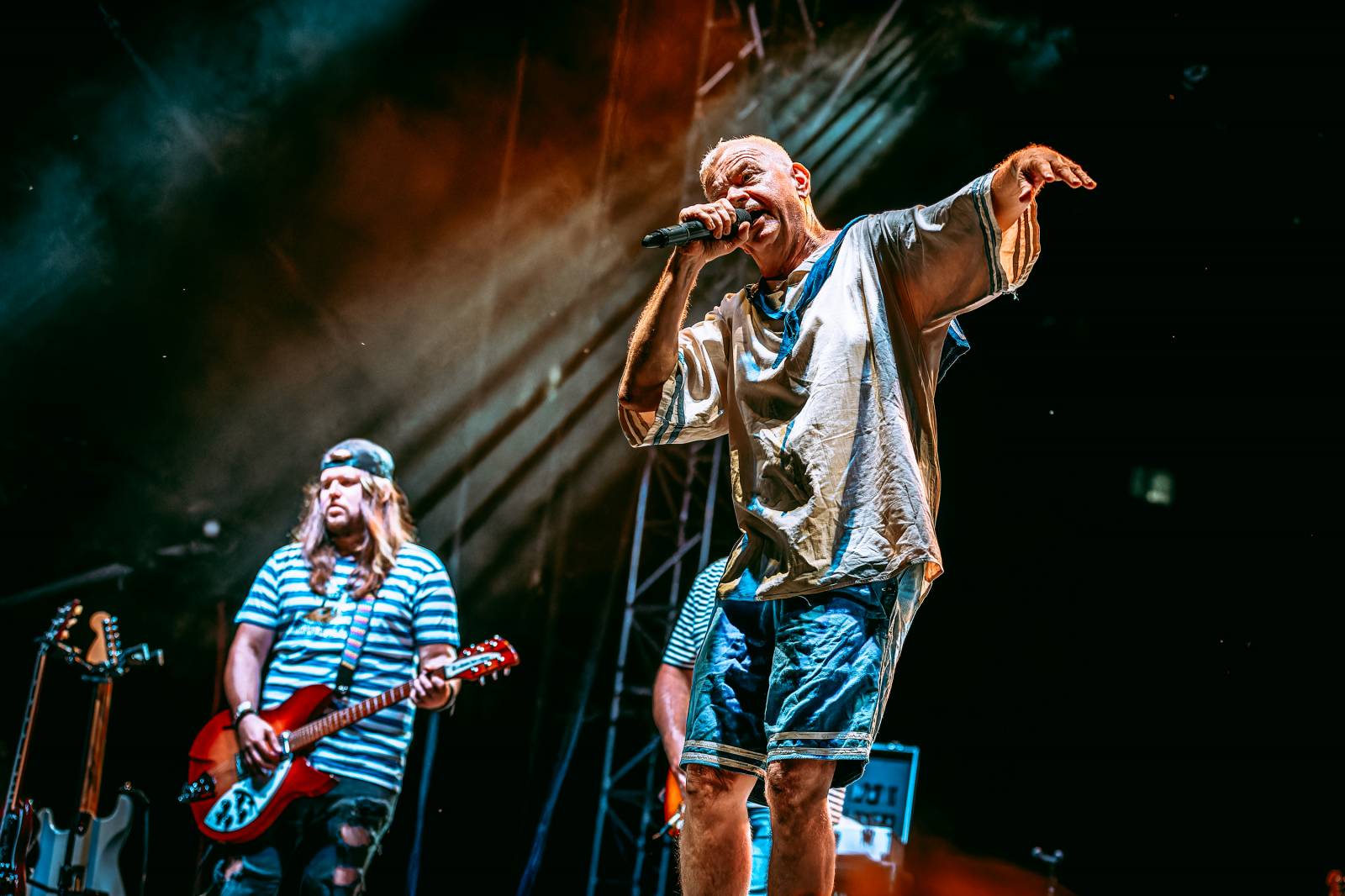 Mňága a Žďorp omládla. V pražském Areálu 7 se vrátila do devadesátek