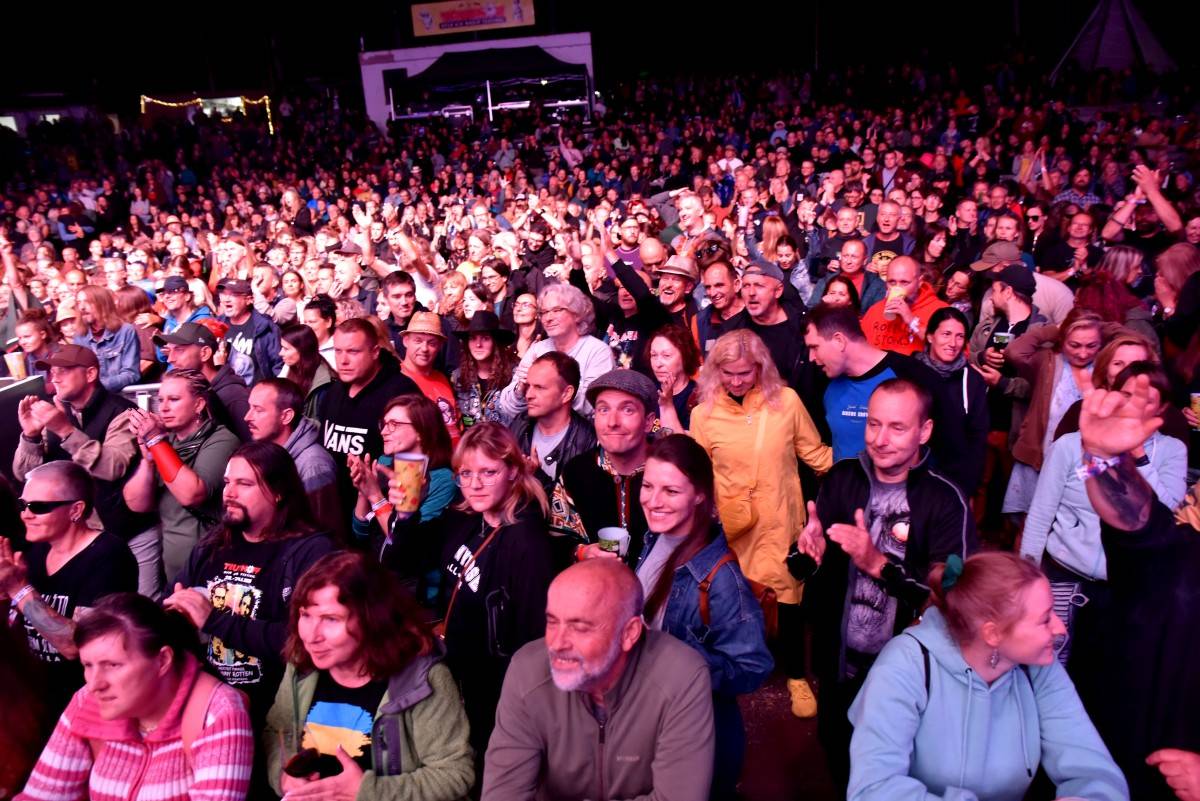 Otec českých festivalů TrutnOFF odstartoval koncerty Jasné Páky s Davidem Kollerem, Redzeda i Dymytry