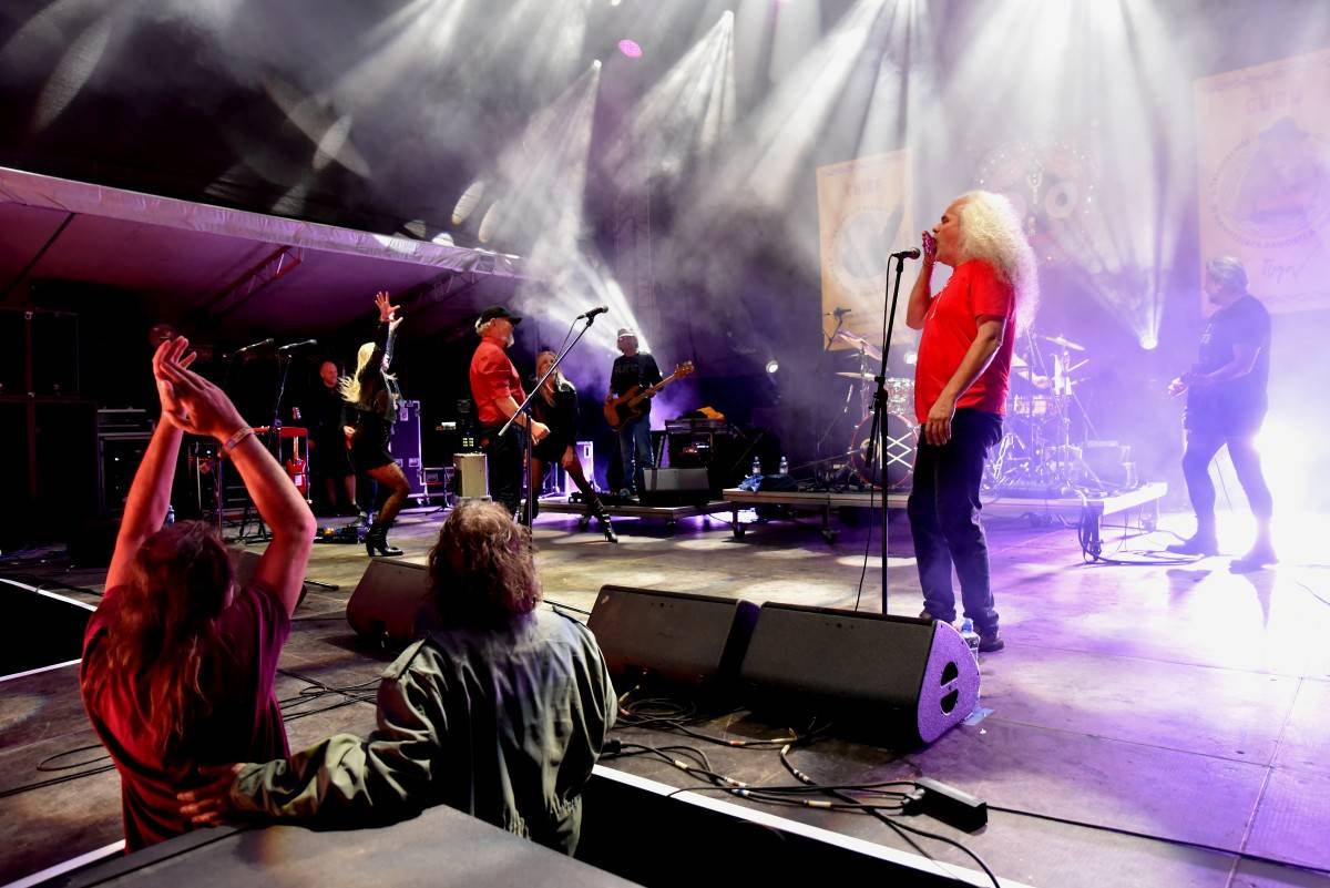 Otec českých festivalů TrutnOFF odstartoval koncerty Jasné Páky s Davidem Kollerem, Redzeda i Dymytry