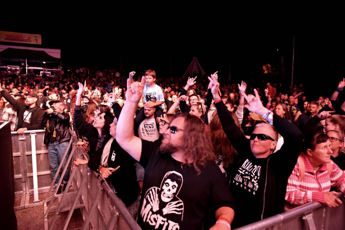 Otec českých festivalů TrutnOFF odstartoval koncerty Jasné Páky s Davidem Kollerem, Redzeda i Dymytry