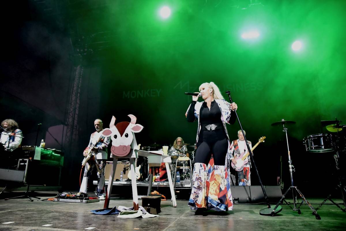 TrutnOFF, den druhý: Energií sálající Monkey Business, ostřílení punkeři SPS i hvězdný Johnny Rotten