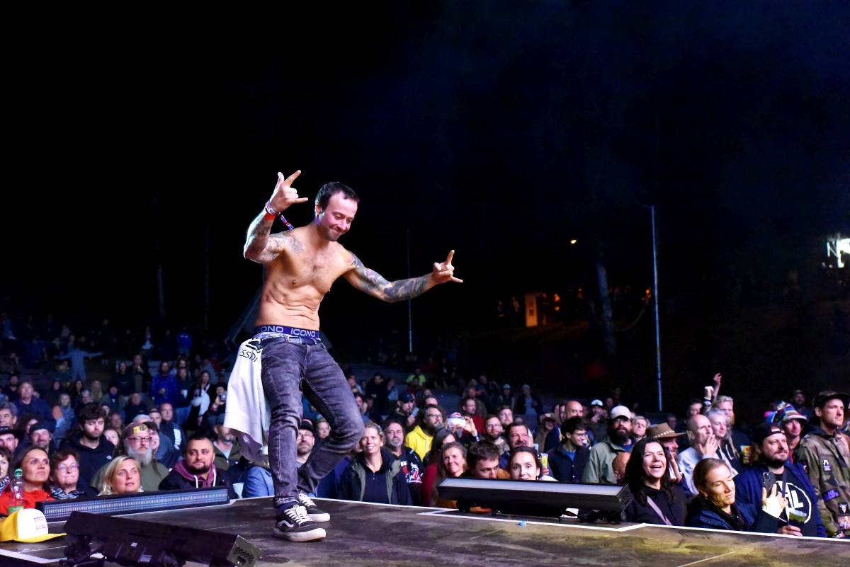 TrutnOFF, den druhý: Energií sálající Monkey Business, ostřílení punkeři SPS i hvězdný Johnny Rotten