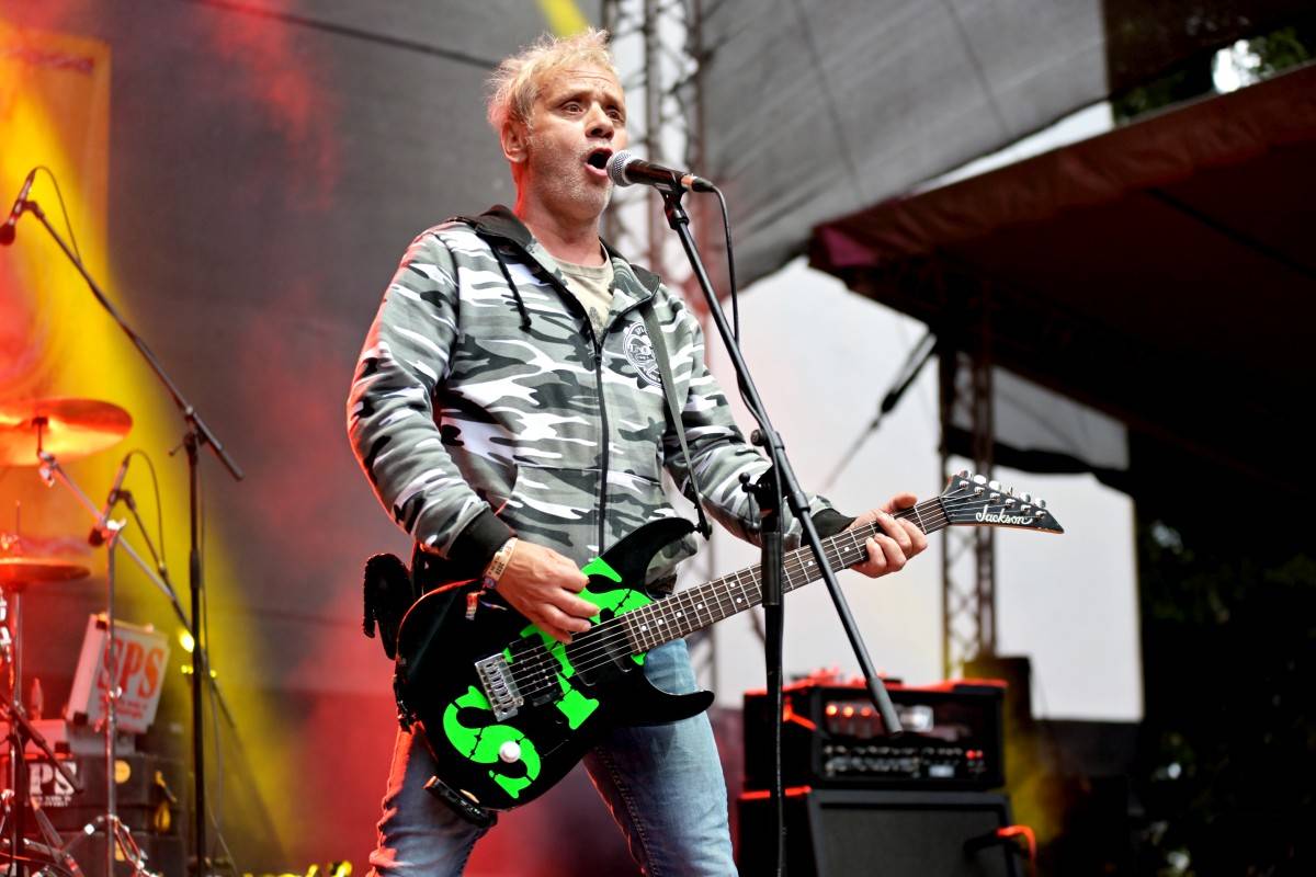 TrutnOFF, den druhý: Energií sálající Monkey Business, ostřílení punkeři SPS i hvězdný Johnny Rotten