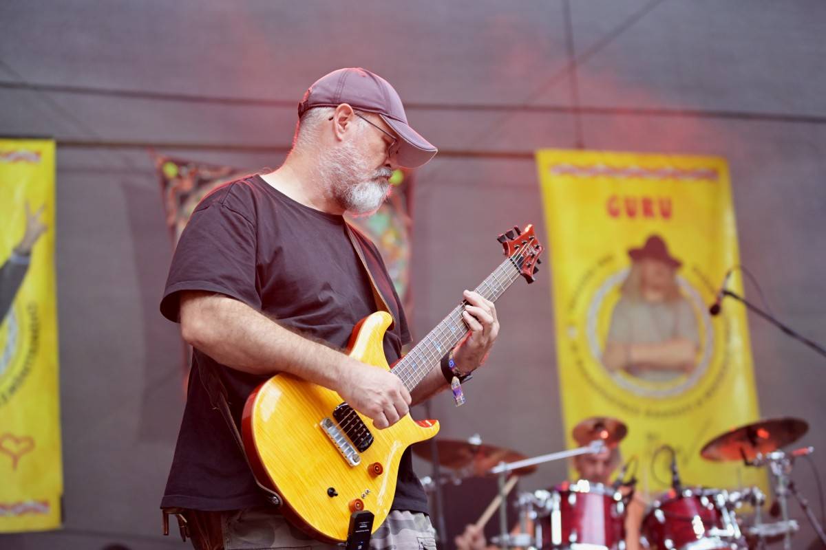 TrutnOFF, den druhý: Energií sálající Monkey Business, ostřílení punkeři SPS i hvězdný Johnny Rotten